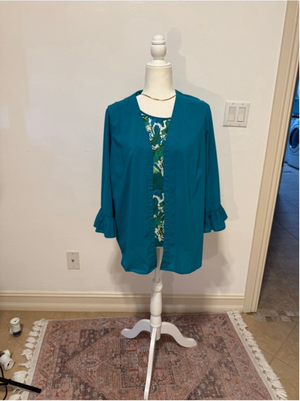 Bob Mackie 2 piece set- Teal Green Floral L, tank and cardigan jacket lightweig
